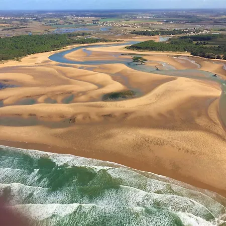 Le Palais Des Dunes Les Sables-dʼOlonne